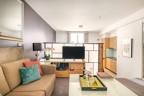 Roma Studio Apartment In Collins Street Melbourne City Exterior foto